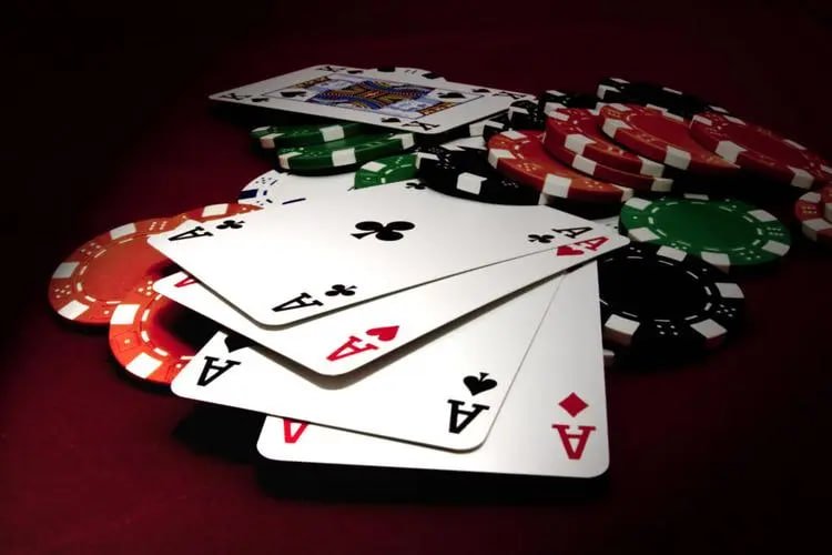 Meja baccarat tanpa komisi baby slot dengan dealer dan kartu